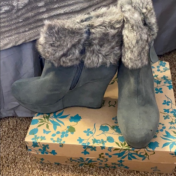 Grey zip up booties - Picture 3 of 3